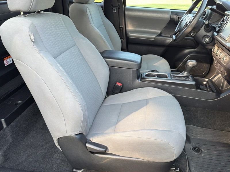 2019 Toyota Tacoma Image 27