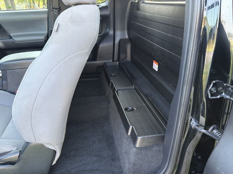 2019 Toyota Tacoma Image 28
