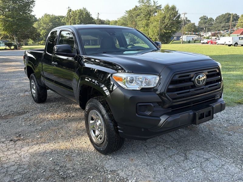 2019 Toyota Tacoma Image 35