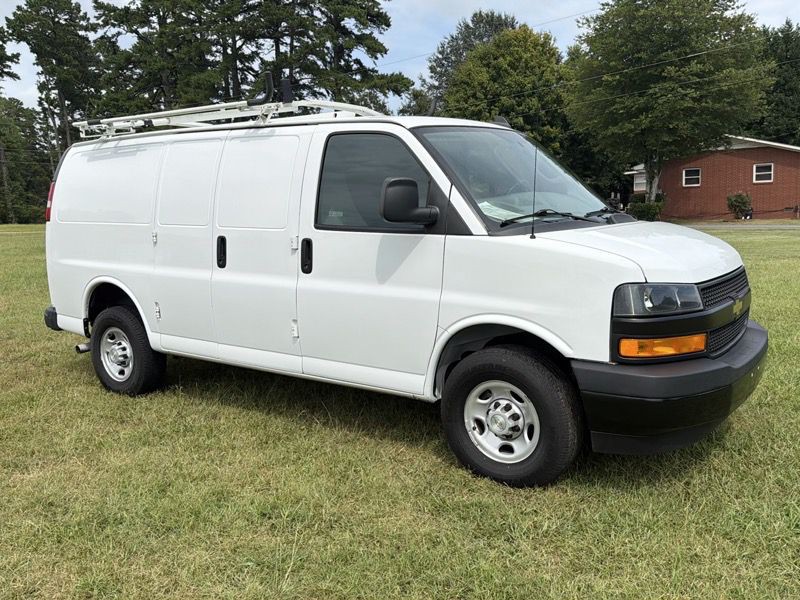 2022 Chevrolet Express Image 2