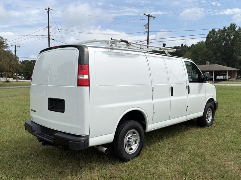 2022 Chevrolet Express Image 6