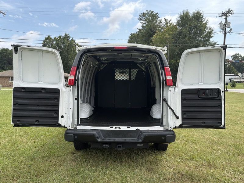 2022 Chevrolet Express Image 11