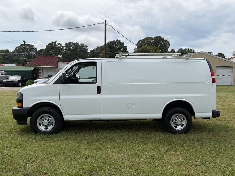 2022 Chevrolet Express Image 51