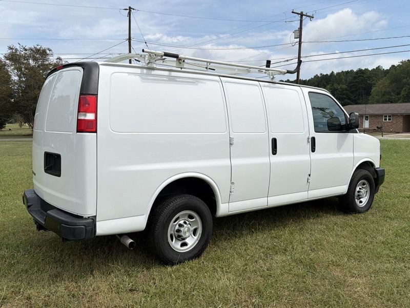 2022 Chevrolet Express Image 54