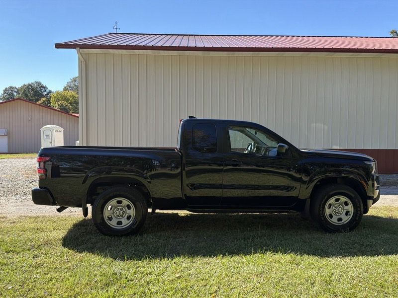 2022 Nissan Frontier Image 3
