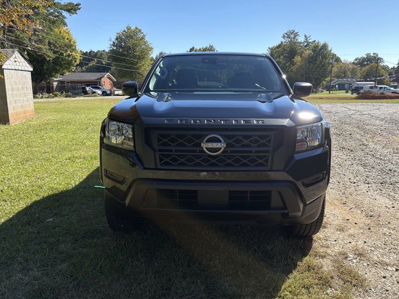 2022 Nissan Frontier Image 7