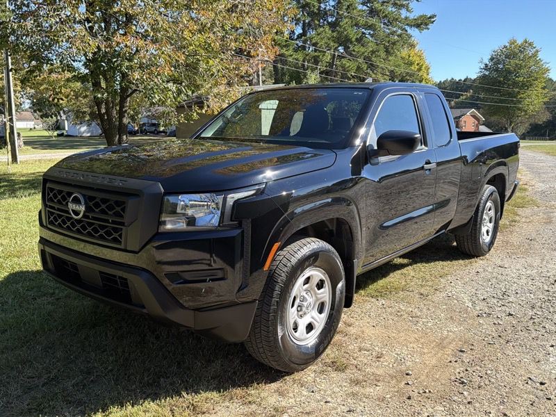 2022 Nissan Frontier Image 32