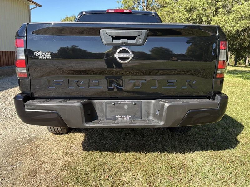 2022 Nissan Frontier Image 34