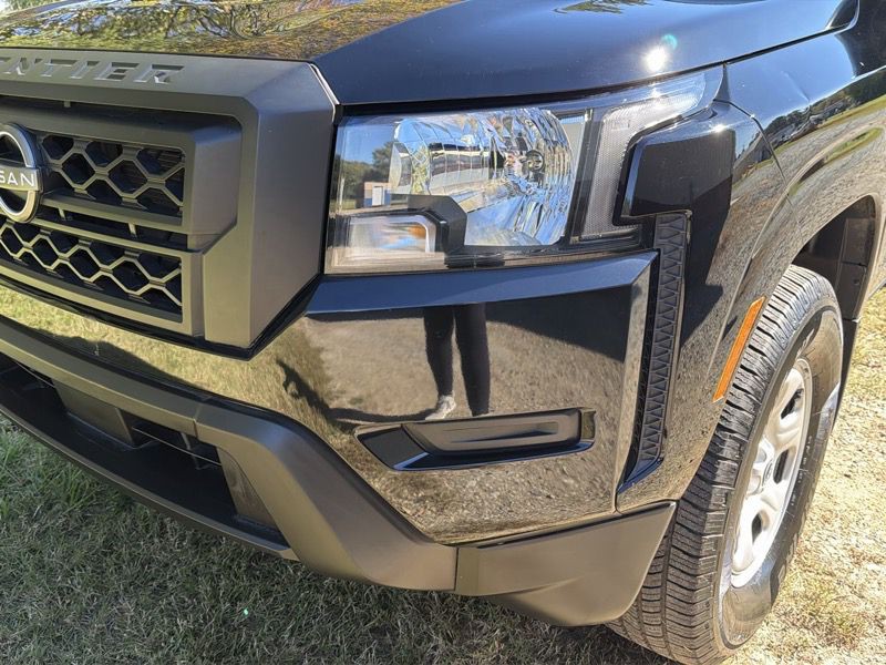 2022 Nissan Frontier Image 40