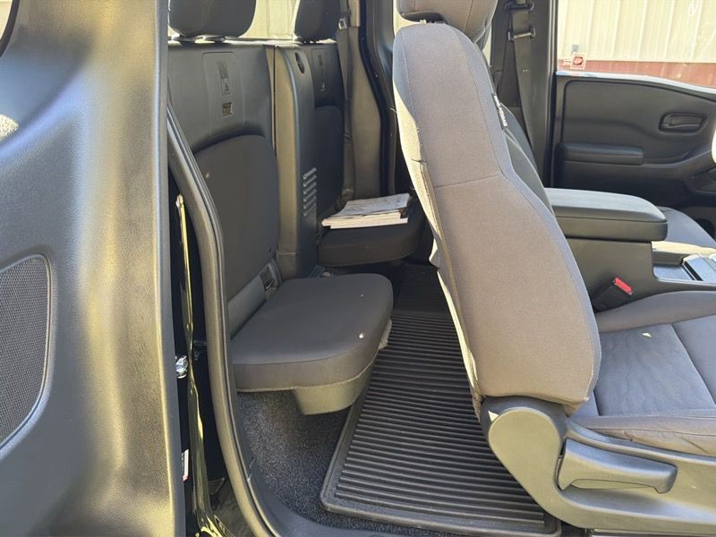 2022 Nissan Frontier Image 45