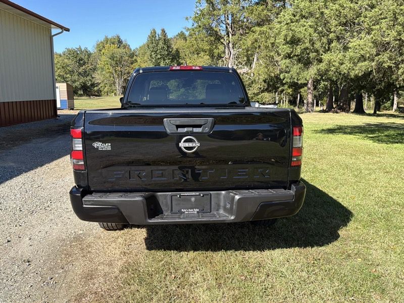 2022 Nissan Frontier Image 65