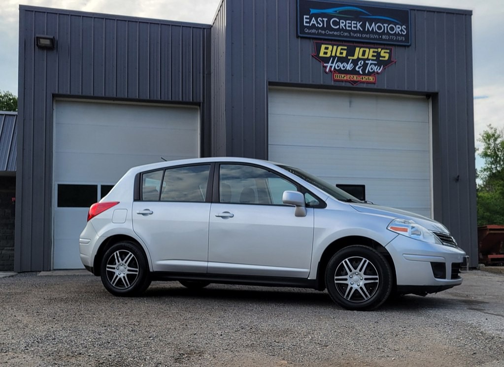 2010 Nissan Versa Image 1