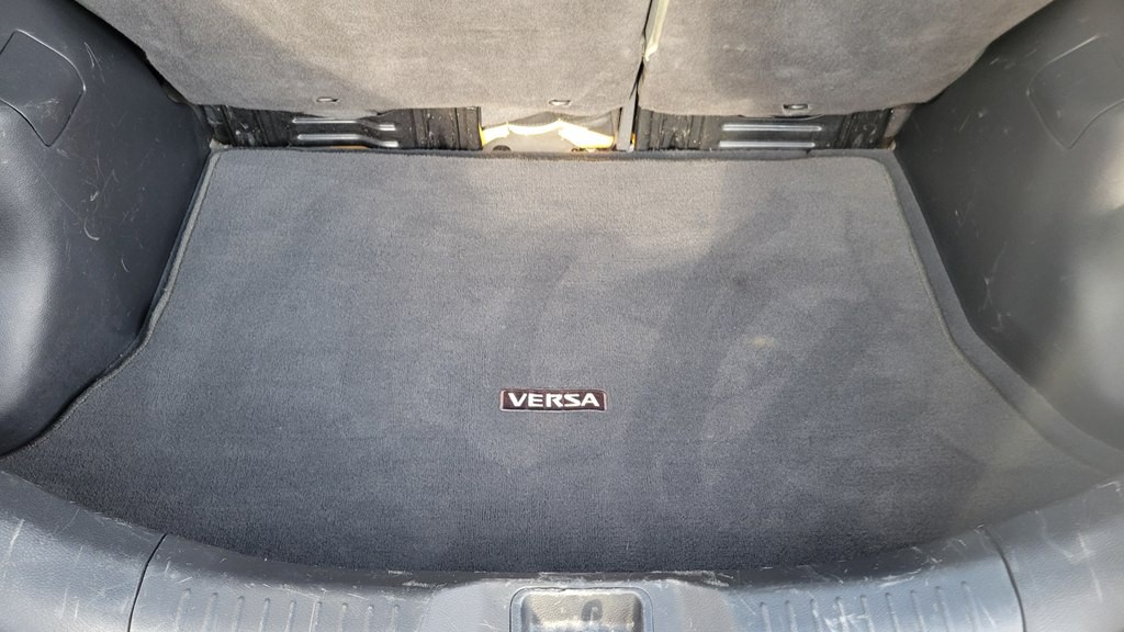 2010 Nissan Versa Image 3