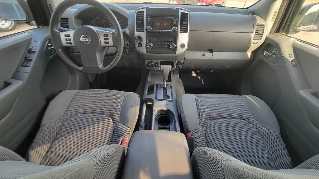 2015 Nissan Frontier Image 10
