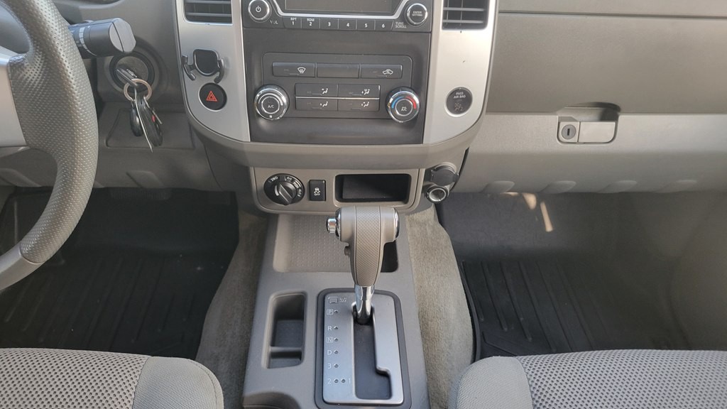 2015 Nissan Frontier Image 11