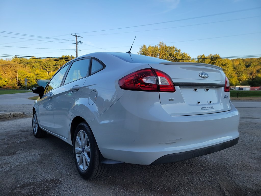 2012 Ford Fiesta Image 4