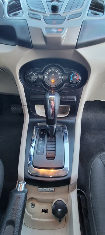 2012 Ford Fiesta Image 7
