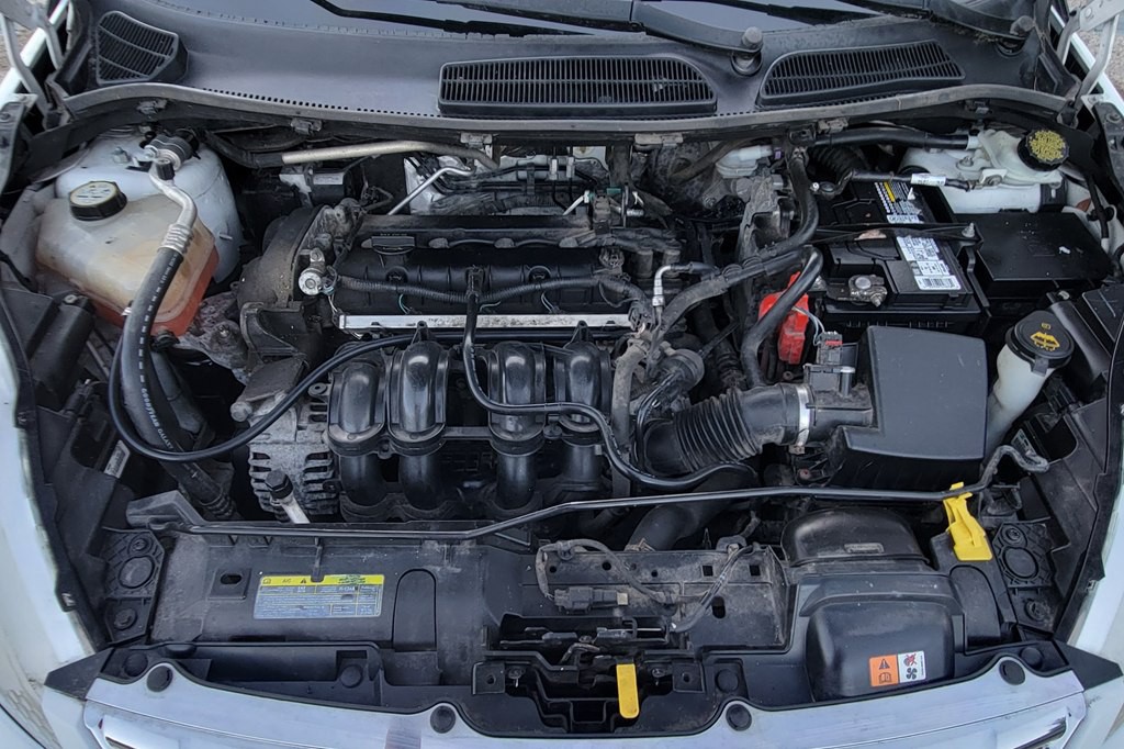 2012 Ford Fiesta Image 8