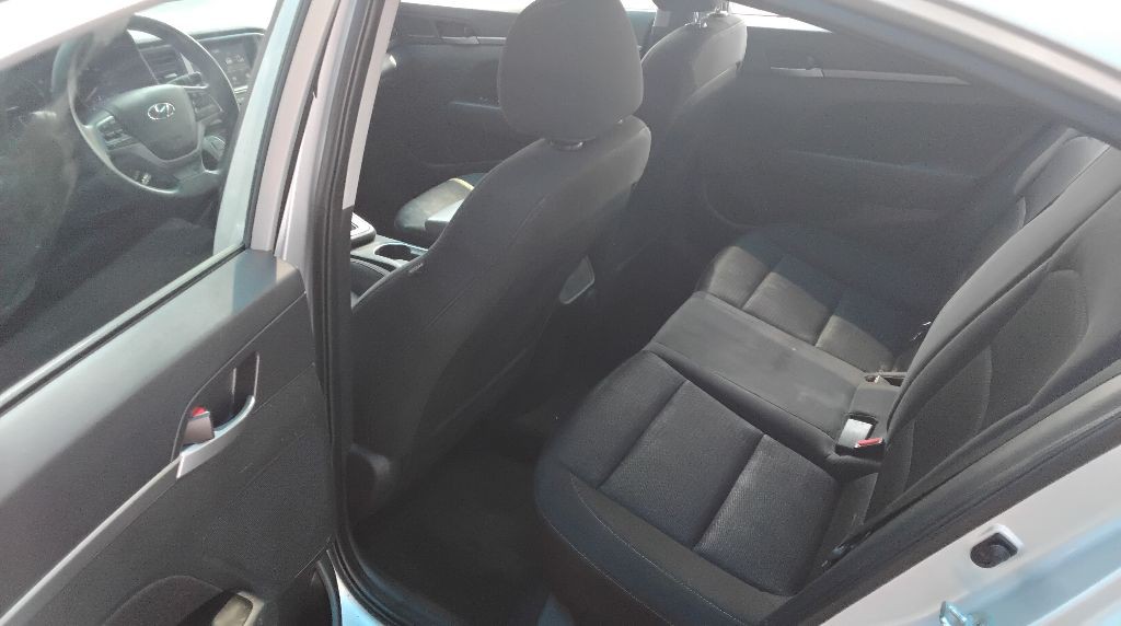 2018 Hyundai Elantra Image 8