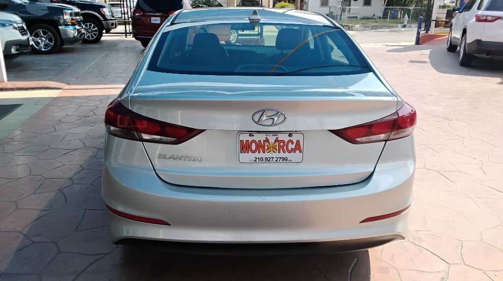 2018 Hyundai Elantra Image 10