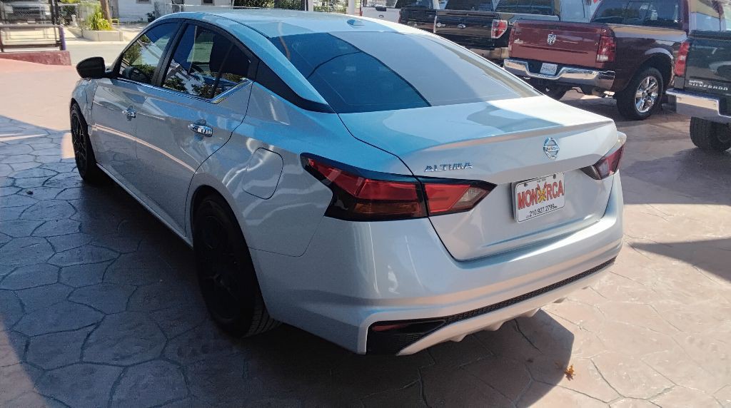 2020 Nissan Altima Image 5