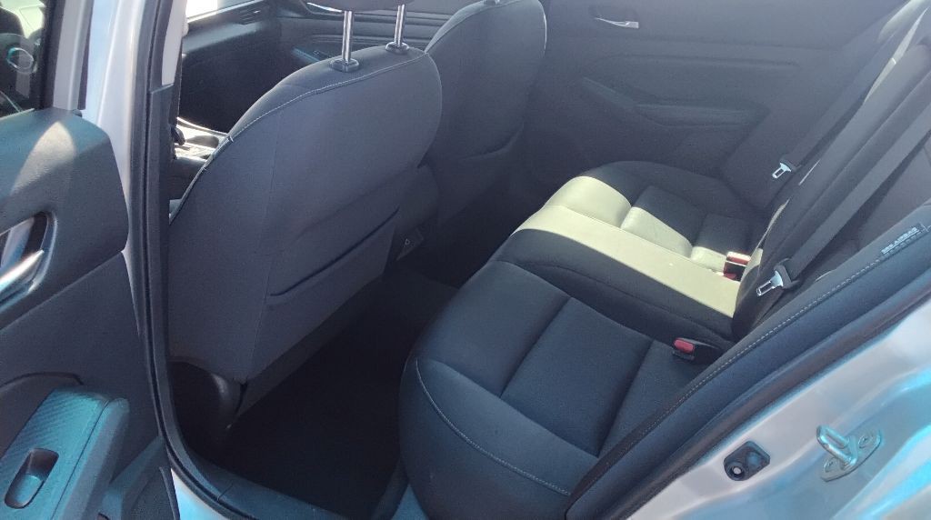 2020 Nissan Altima Image 7