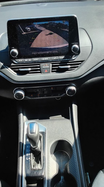 2020 Nissan Altima Image 9
