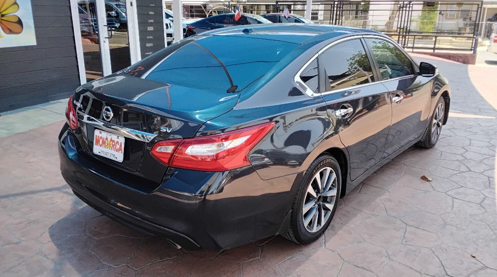 2017 Nissan Altima Image 7