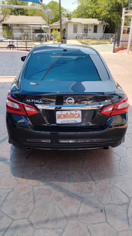 2017 Nissan Altima Image 8