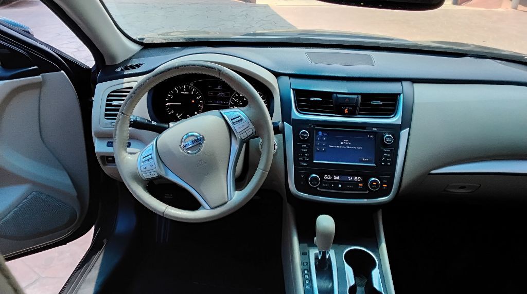 2017 Nissan Altima Image 14