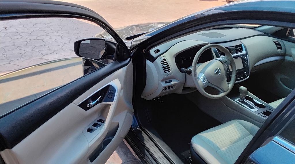 2017 Nissan Altima Image 8