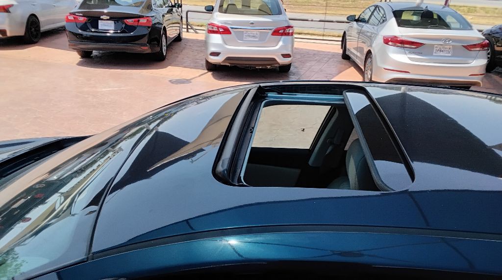 2017 Nissan Altima Image 14