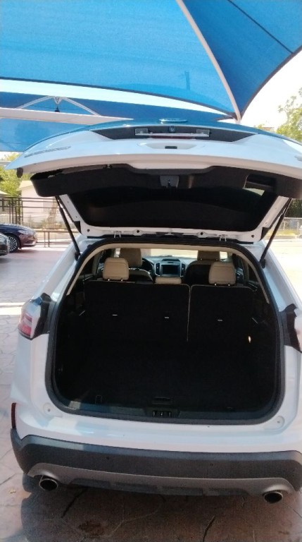 2020 Ford Edge Image 9