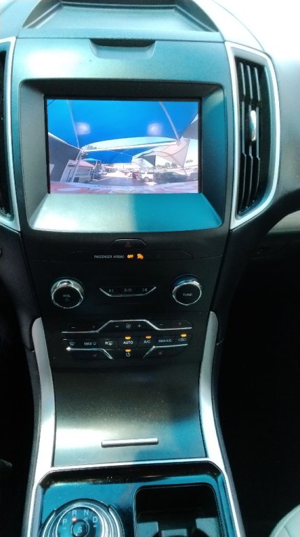 2020 Ford Edge Image 10
