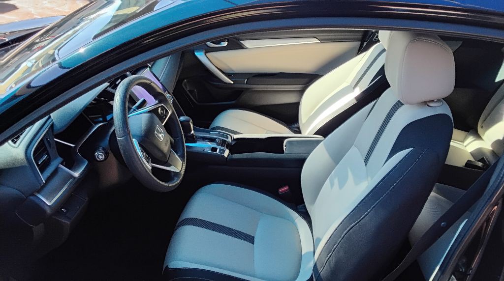 2016 Honda Civic Image 16