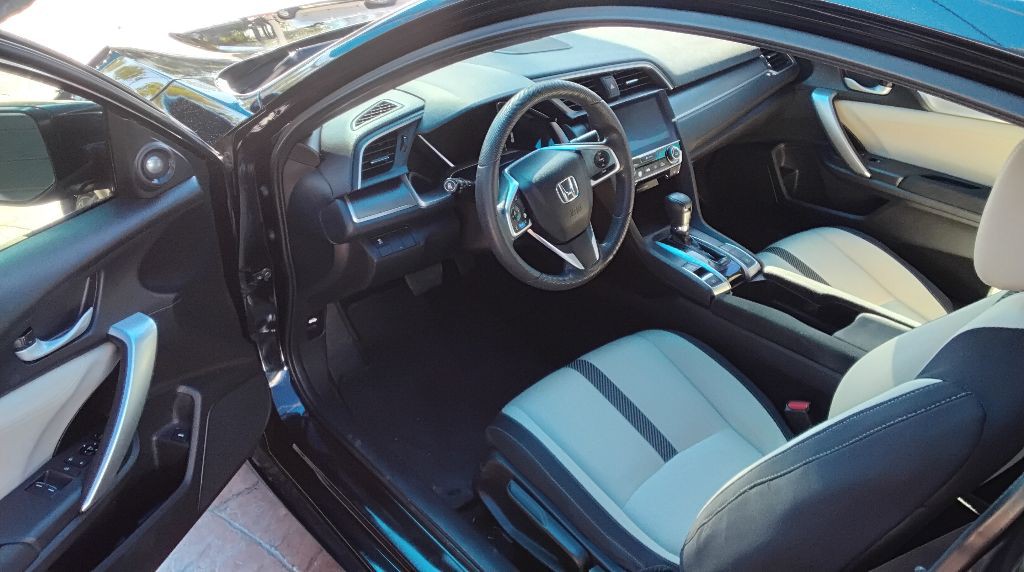 2016 Honda Civic Image 18