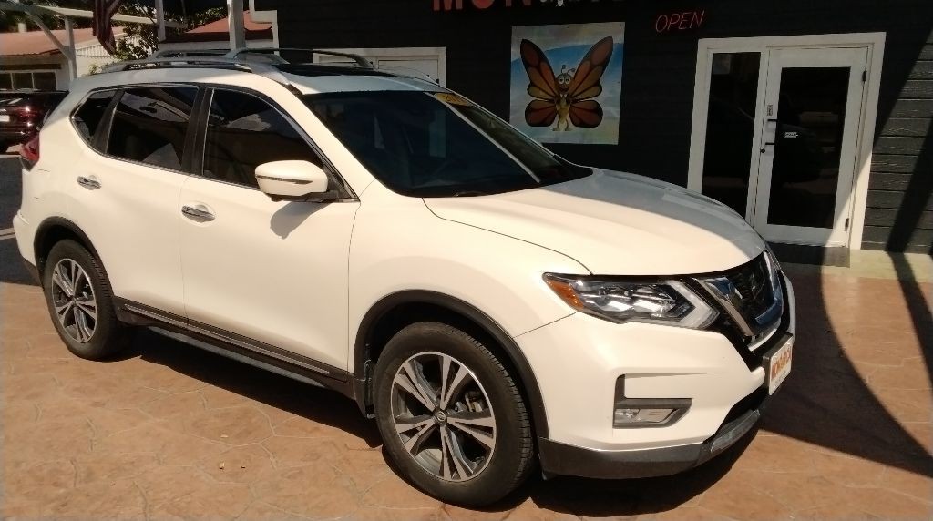 2017 Nissan Rogue Image 2