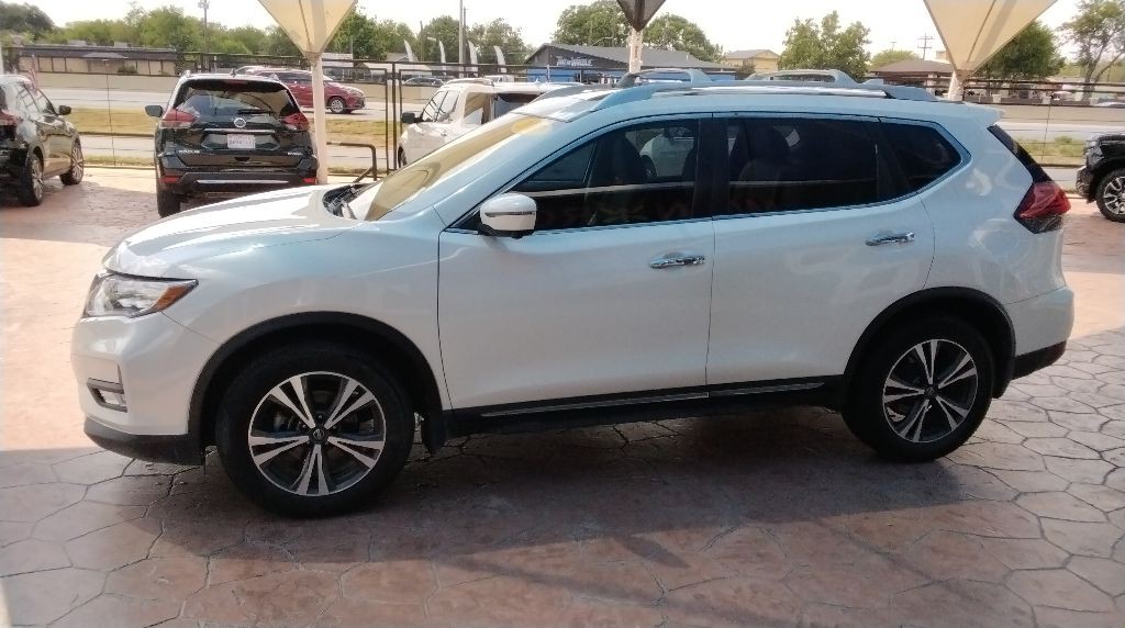 2017 Nissan Rogue Image 4