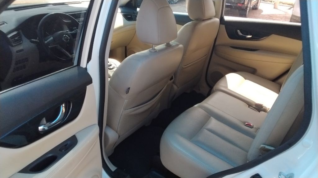2017 Nissan Rogue Image 10