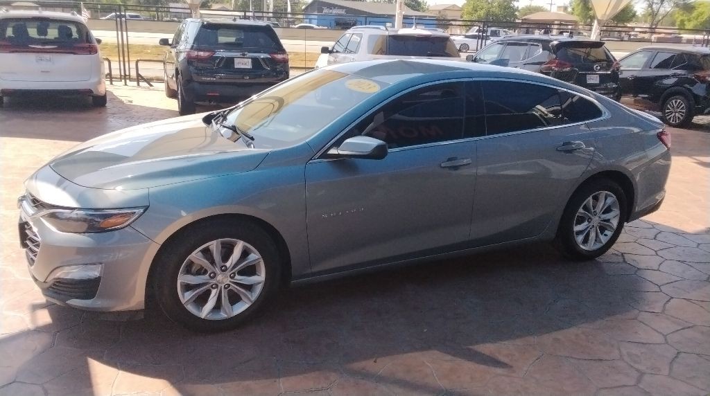 2023 Chevrolet Malibu Image 3
