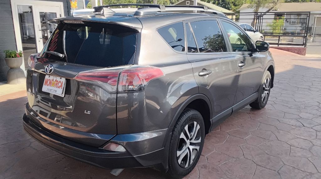 2017 Toyota Rav4 Image 6