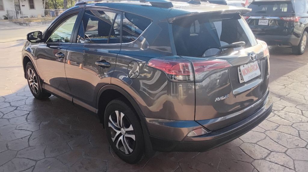 2017 Toyota Rav4 Image 7