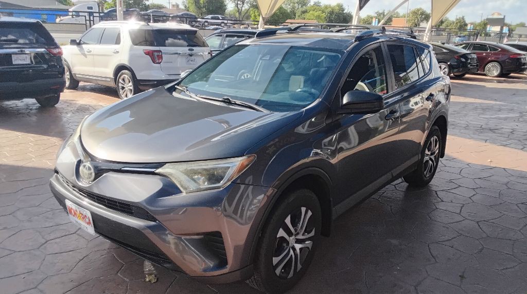 2017 Toyota Rav4 Image 3