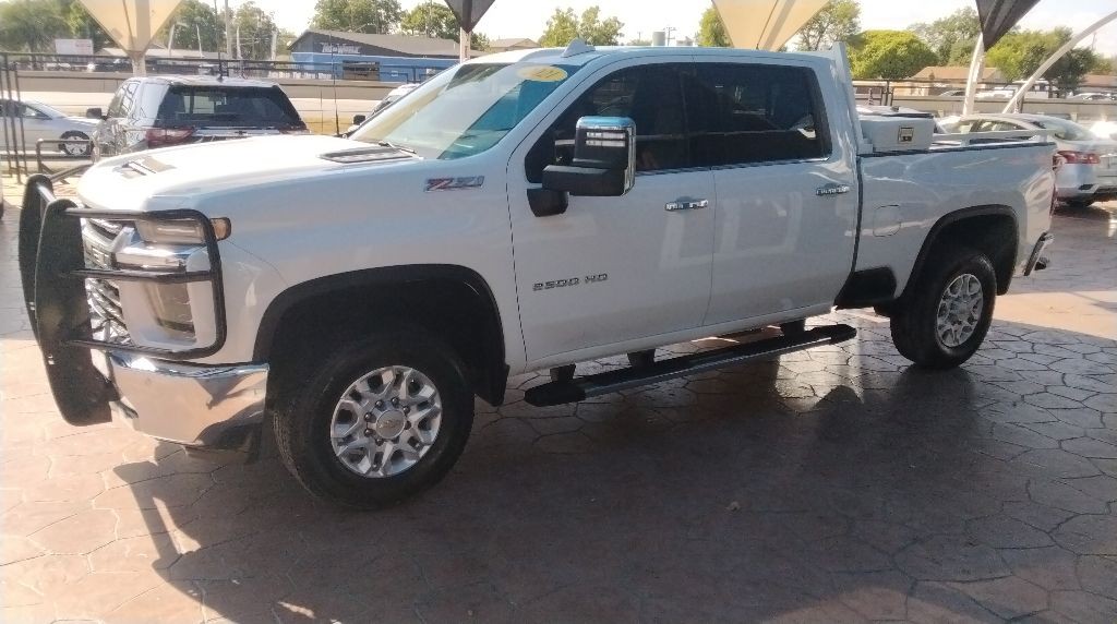 2021 Chevrolet Silverado 1500 Image 2