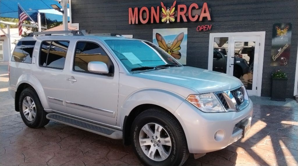 2012 Nissan Pathfinder Image 2