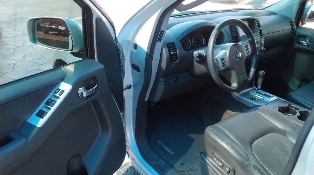 2012 Nissan Pathfinder Image 11