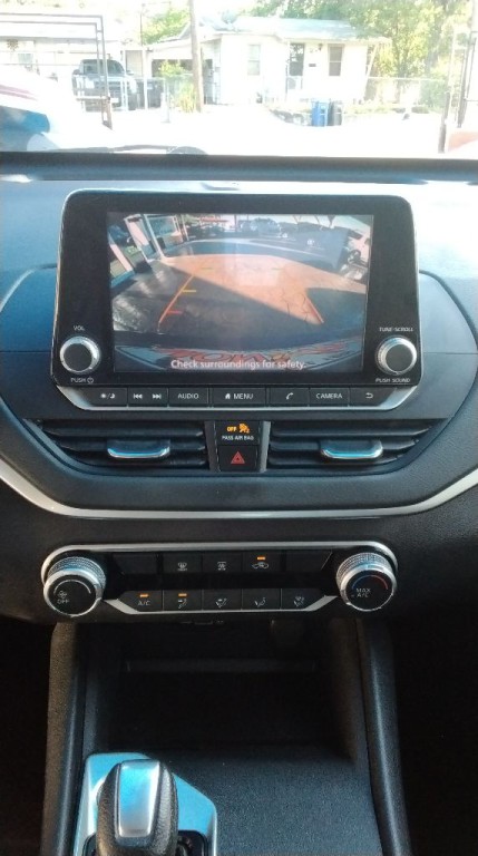 2022 Nissan Altima Image 12