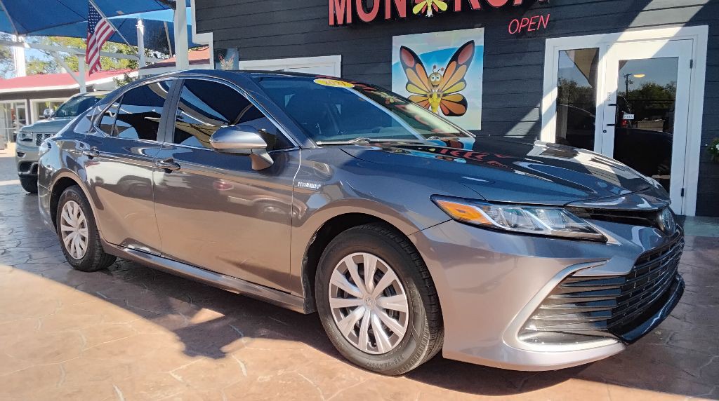 2021 Toyota Camry Image 2