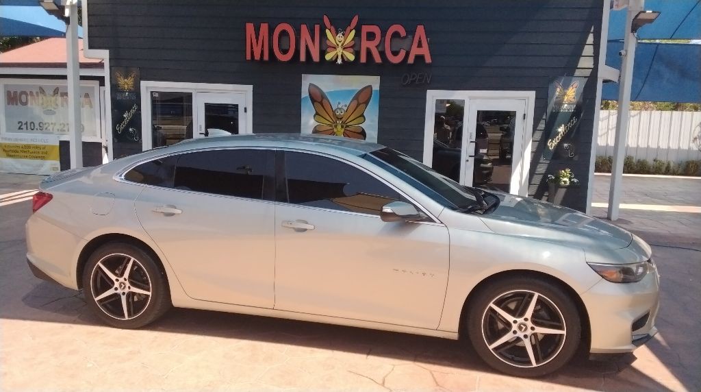 2016 Chevrolet Malibu Image 1