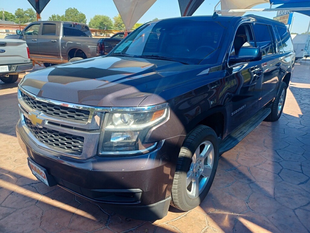2015 Chevrolet Suburban Image 3